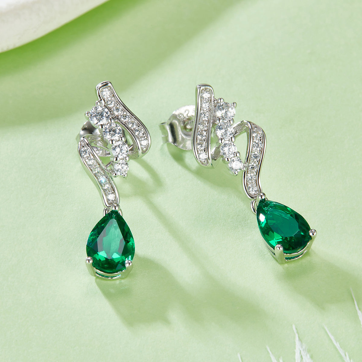 Pear Cut Emerald-925 Silver Plated in 18k Gold