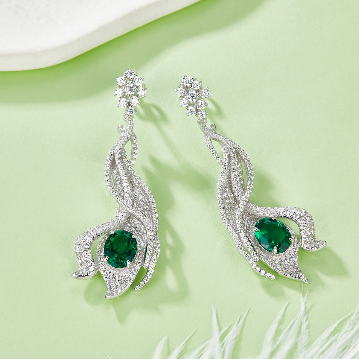 Oval Emerald-Silver 925 Eerrings Plated in 18k Gold